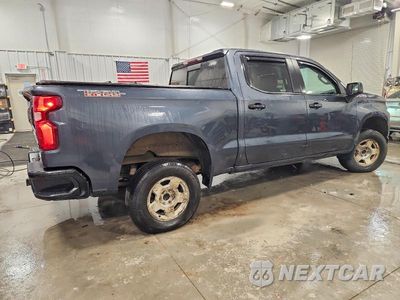 Trzecie zdjęcie samochodu z tyłu: 2021 CHEVROLET SILVERADO K1500 LT TRAIL BOSS VIN:1GCPYFED6MZ153490 - miniatura
