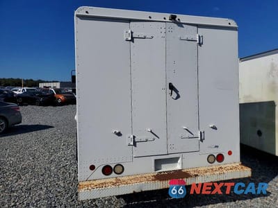Zdjęcie 6 z 13 samochodu: 2016 FORD ECONOLINE E350 SUPER DUTY STRIPPED CHASSIS VIN:1FC3E3KS7GDC55357 - miniatura
