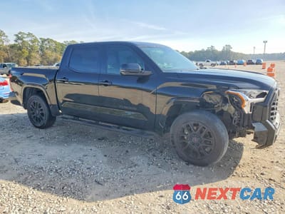 Czwarte zdjęcie samochodu z boku: 2022 TOYOTA TUNDRA SR5 VIN:5TFLA5AB0NX017032 - miniatura