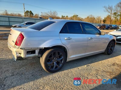 Trzecie zdjęcie samochodu z tyłu: 2023 CHRYSLER 300 S VIN:2C3CCABG3PH538416 - miniatura