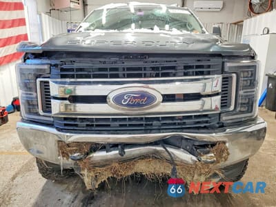 Piąte zdjęcie samochodu w środku: 2017 FORD F250 SUPER DUTY VIN:1FT7X2BT8HEB66794 - miniatura