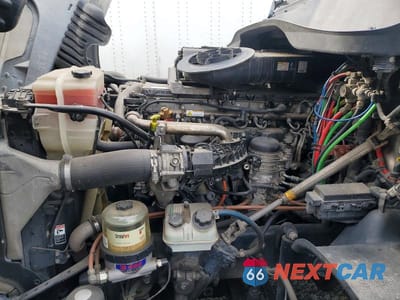 Zdjęcie 7 z 10 samochodu: 2016 FREIGHTLINER CASCADIA 125 SEMI TRUCK VIN:1FUJGEDV6GLHC5914 - miniatura