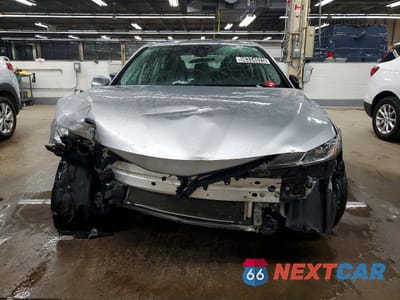 Piąte zdjęcie samochodu w środku: 2023 TOYOTA CAMRY LE VIN:4T1C11AK9PU803713 - miniatura