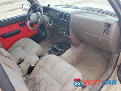 Zdjęcie 8 z 14 samochodu: 1997 TOYOTA TACOMA XTRACAB VIN:4TAVL52NXVZ288370 - miniatura