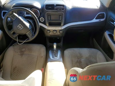 Zdjęcie 8 z 14 samochodu: 2019 DODGE JOURNEY SE VIN:3C4PDCAB9KT858965 - miniatura