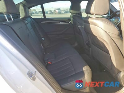 Zdjęcie 10 z 11 samochodu: 2022 BMW 530E VIN:WBA13AG01NCJ51181 - miniatura