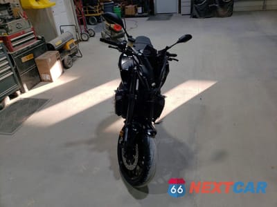 Drugie zdjęcie samochodu z przodu: 2023 YAMAHA MT09 VIN:JYARN71EXPA003869 - miniatura