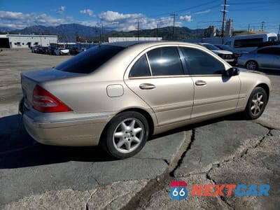 Trzecie zdjęcie samochodu z tyłu: 2001 MERCEDES-BENZ C 240 VIN:WDBRF61J61F089747 - miniatura