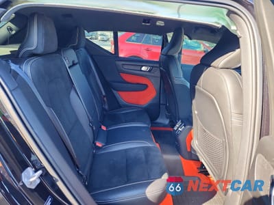 Zdjęcie 10 z 13 samochodu: 2021 VOLVO XC40 RECHARGE VIN:YV4ED3UR3M2567265 - miniatura