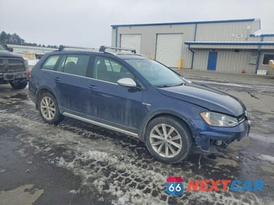 Czwarte zdjęcie samochodu z boku: 2017 VOLKSWAGEN GOLF ALLTRACK S VIN:3VWH17AU8HM519393 - miniatura