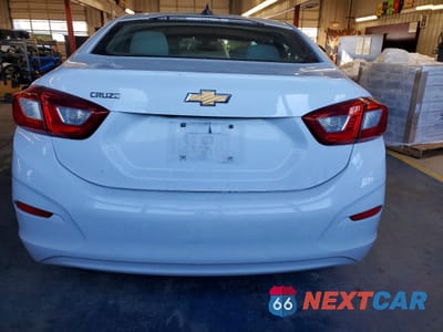 Zdjęcie 6 z 13 samochodu: 2018 CHEVROLET CRUZE LS VIN:1G1BC5SM8J7136858 - miniatura