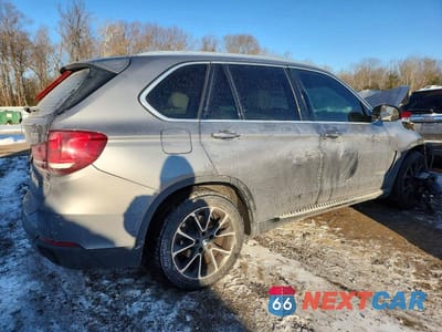 Trzecie zdjęcie samochodu z tyłu: 2016 BMW X5 XDRIVE35I VIN:5UXKR0C55G0P25348 - miniatura