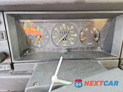 Zdjęcie 9 z 12 samochodu: 1993 VOLVO 240 VIN:YV1AW8806P1960315 - miniatura