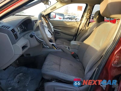 Zdjęcie 7 z 12 samochodu: 2008 JEEP GRAND CHEROKEE LAREDO VIN:1J8GR48K78C234379 - miniatura