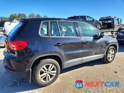 Trzecie zdjęcie samochodu z tyłu: 2014 VOLKSWAGEN TIGUAN S VIN:WVGBV3AX9EW518518 - miniatura
