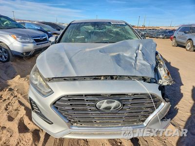 Piąte zdjęcie samochodu w środku: 2018 HYUNDAI SONATA SPORT VIN:5NPE34AF3JH657905 - miniatura