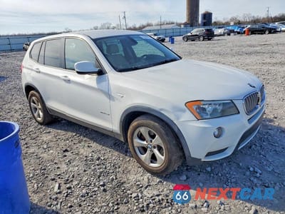 Czwarte zdjęcie samochodu z boku: 2011 BMW X3 XDRIVE28I VIN:5UXWX5C52BL701780 - miniatura