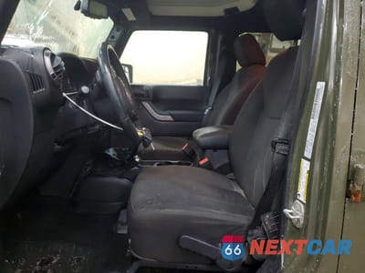 Zdjęcie 7 z 14 samochodu: 2016 JEEP WRANGLER UNLIMITED SPORT VIN:1C4BJWDG3GL107939 - miniatura