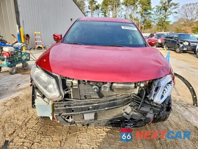 Piąte zdjęcie samochodu w środku: 2015 NISSAN ROGUE S VIN:KNMAT2MV4FP581631 - miniatura