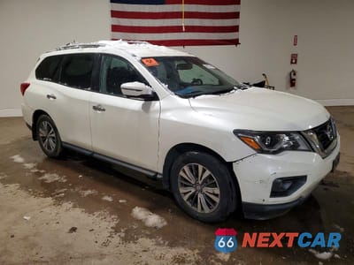 Czwarte zdjęcie samochodu z boku: 2017 NISSAN PATHFINDER S VIN:5N1DR2MN7HC910291 - miniatura