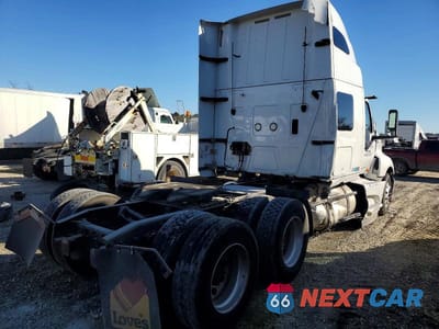 Czwarte zdjęcie samochodu z boku: 2019 INTERNATIONAL LT625 SEMI TRUCK VIN:3HSDZAPR3KN567631 - miniatura