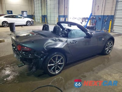 Trzecie zdjęcie samochodu z tyłu: 2023 MAZDA MX-5 MIATA GRAND TOURING VIN:JM1NDAD76P0561224 - miniatura