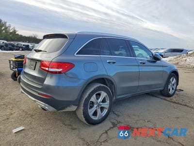 Trzecie zdjęcie samochodu z tyłu: 2018 MERCEDES-BENZ GLC 300 4MATIC VIN:WDC0G4KB6JV014646 - miniatura