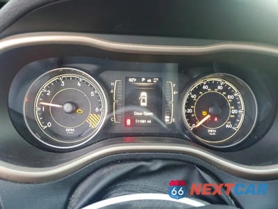 Zdjęcie 9 z 12 samochodu: 2014 JEEP CHEROKEE SPORT VIN:1C4PJLAB2EW222184 - miniatura