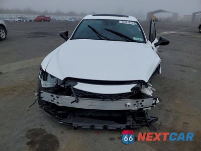 Piąte zdjęcie samochodu w środku: 2025 LEXUS IS 350 F SPORT VIN:JTHGZ1E26S5041578 - miniatura
