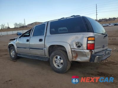 Drugie zdjęcie samochodu z przodu: 2004 CHEVROLET SUBURBAN K1500 VIN:3GNFK16Z94G263239 - miniatura