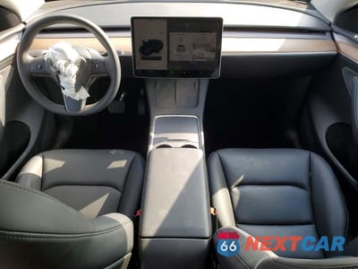 Zdjęcie 8 z 13 samochodu: 2025 TESLA MODEL Y VIN:7SAYGAEE1SF302445 - miniatura