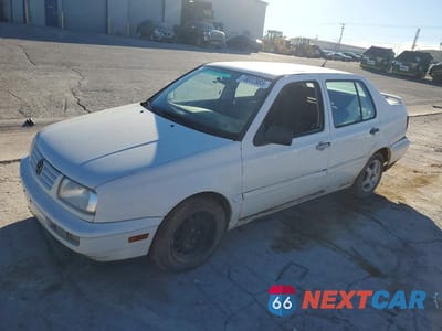 1998 VOLKSWAGEN JETTA GT 3VWVA81H4WM127083 - główne zdjęcie licytacji z USA - miniatura