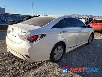 Trzecie zdjęcie samochodu z tyłu: 2015 HYUNDAI SONATA HYBRID VIN:KMHEC4A47FA135108 - miniatura