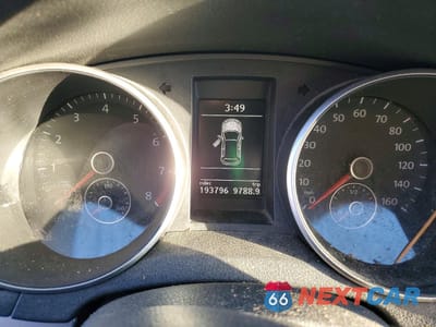 Zdjęcie 9 z 12 samochodu: 2010 VOLKSWAGEN GOLF VIN:WVWBA7AJ8AW277497 - miniatura