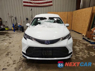 Piąte zdjęcie samochodu w środku: 2021 TOYOTA SIENNA LE VIN:5TDKSKFC0MS001166 - miniatura