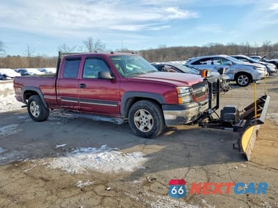 Czwarte zdjęcie samochodu z boku: 2004 CHEVROLET SILVERADO K1500 VIN:2GCEK19T641281184 - miniatura