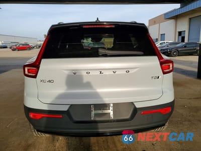 Zdjęcie 6 z 12 samochodu: 2021 VOLVO XC40 T5 R-DESIGN VIN:YV4162UM3M2589645 - miniatura
