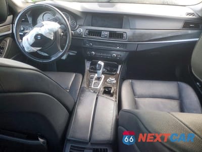 Zdjęcie 8 z 11 samochodu: 2013 BMW 528 XI VIN:WBAXH5C5XDD115180 - miniatura