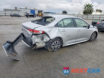 Trzecie zdjęcie samochodu z tyłu: 2020 TOYOTA COROLLA LE VIN:JTDEBRBE2LJ023730 - miniatura