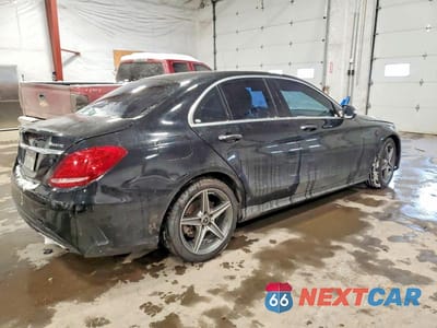 Trzecie zdjęcie samochodu z tyłu: 2015 MERCEDES-BENZ C 300 4MATIC VIN:55SWF4KBXFU002572 - miniatura