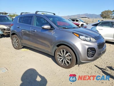 Czwarte zdjęcie samochodu z boku: 2017 KIA SPORTAGE EX VIN:KNDPNCAC8H7180096 - miniatura