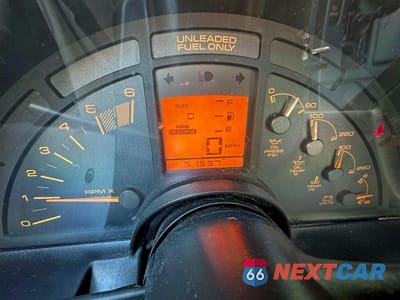 Zdjęcie 8 z 11 samochodu: 1990 CHEVROLET CORVETTE VIN:1G1YY2385L5119459 - miniatura