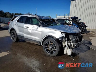 Czwarte zdjęcie samochodu z boku: 2017 FORD EXPLORER XLT VIN:1FM5K7D81HGC98937 - miniatura