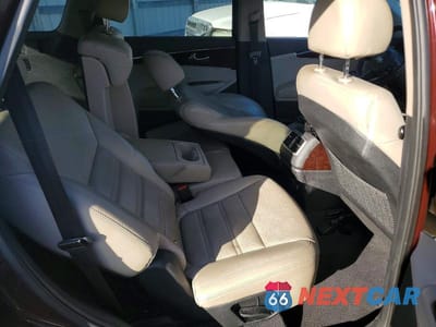 Zdjęcie 11 z 13 samochodu: 2018 KIA SORENTO EX VIN:5XYPH4A53JG385610 - miniatura