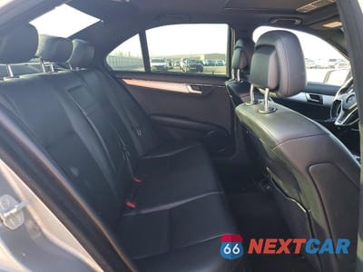 Zdjęcie 10 z 11 samochodu: 2012 MERCEDES-BENZ C 250 VIN:WDDGF4HB9CA623499 - miniatura