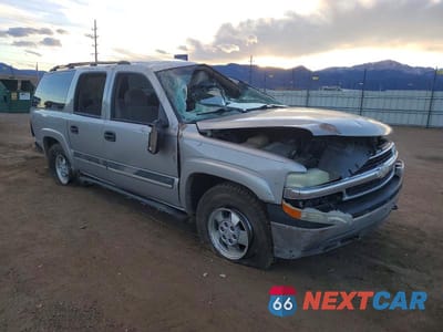 Czwarte zdjęcie samochodu z boku: 2004 CHEVROLET SUBURBAN K1500 VIN:3GNFK16Z94G263239 - miniatura