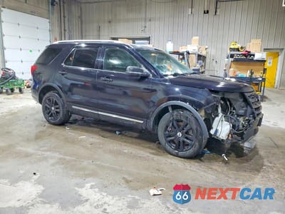 Czwarte zdjęcie samochodu z boku: 2019 FORD EXPLORER XLT VIN:1FM5K8D84KGB32327 - miniatura