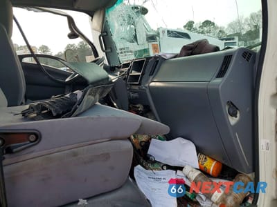 Zdjęcie 8 z 12 samochodu: 2018 ISUZU NPR HD VIN:54DC4W1B6JS811405 - miniatura