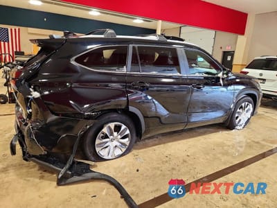 Trzecie zdjęcie samochodu z tyłu: 2024 TOYOTA HIGHLANDER LE VIN:5TDKDRBH0RS571731 - miniatura