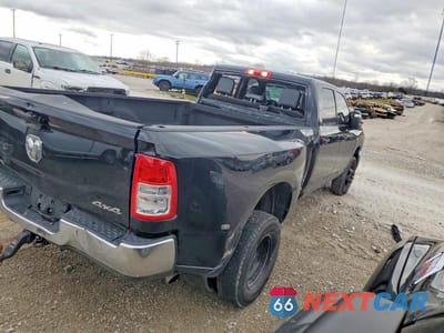 Trzecie zdjęcie samochodu z tyłu: 2024 RAM 3500 TRADESMAN VIN:3C63RRGL7RG222042 - miniatura